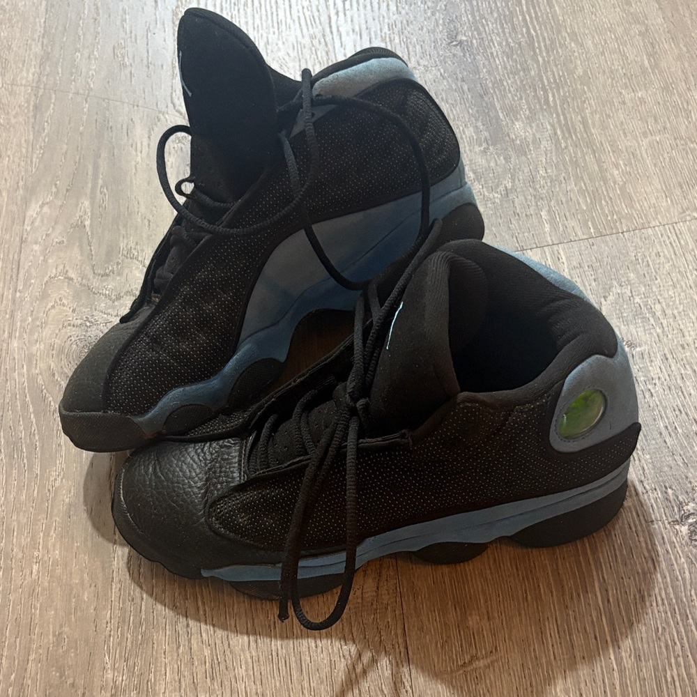 Youth Nike Air Jordan 13. Black and Blue.